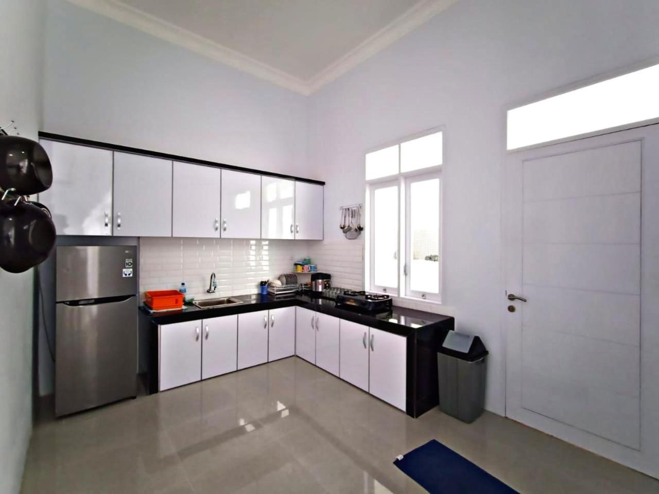 Villa Tiara 2 Cikundul ภายนอก รูปภาพ
